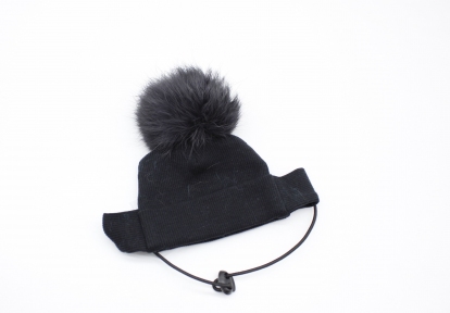 Шапка з помпоном трикотаж чорна, S