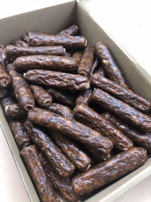 Колбаски говяжьи микс сухофрукты с шиповником - лакомство для собак