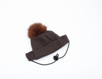 Шапка з помпоном трикотаж коричнева, М -  Собаки -    