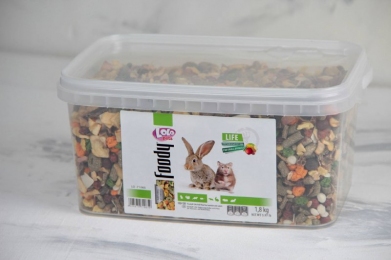 Lolopets корм фруктовый для кроликов и грызунов в ведре