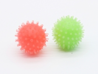 Набор Мячей с шипами 2шт с запахом ванили красный и зеленый 4 см. -  Игрушки для собак -    